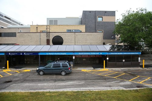 MIKE DEAL / WINNIPEG FREE PRESS
The St. Boniface Hospital at 409 Tache Ave. 
190710 - Wednesday, July 10, 2019.