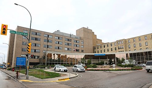 MIKE DEAL / WINNIPEG FREE PRESS
The St. Boniface Hospital at 409 Tache Ave. 
190710 - Wednesday, July 10, 2019.