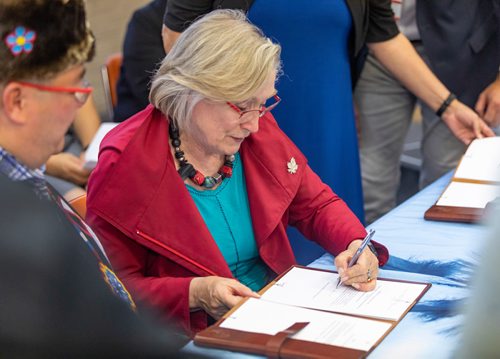 SASHA SEFTER / WINNIPEG FREE PRESS
The Honourable Carolyn Bennett, Minister of Crown-Indigenous Relations at an event held at the urban reserve at 1075 Portage Avenue to mark the property officially becoming treaty land on Wednesday.
190710 - Wednesday, July 10, 2019.