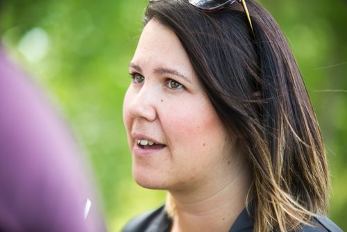 MIKAELA MACKENZIE / WINNIPEG FREE PRESS
Zoe Nakata, executive director of the Wildlife Haven Rehabilitation Centre, speaks to the media after releasing a juvenile bald eagle back to nature at D'Auteuil Park in Ile-des-Chenes on Thursday, July 11, 2019. For Nick story.
Winnipeg Free Press 2019.