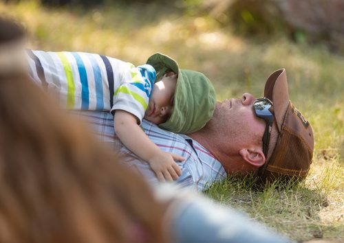 SASHA SEFTER / WINNIPEG FREE PRESS
A quick nap in the shade to escape the heat during the 46th annual Winnipeg Folk Fest held in Birds Hill Park.
190713 - Saturday, July 13, 2019.