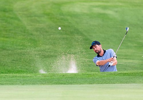 SASHA SEFTER / WINNIPEG FREE PRESS
Curtis Markusson gets out of a bunker and onto the green at the 9th hole on the Desert course during the Mens Amateur Championship held at the Quarry Oaks Golf Course in Steinbach.
190717 - Wednesday, July 17, 2019.