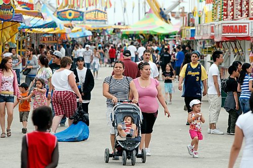 BORIS.MINKEVICH@FREEPRESS.MB.CA BORIS MINKEVICH / WINNIPEG FREE PRESS  090621 The midway at the Ex.