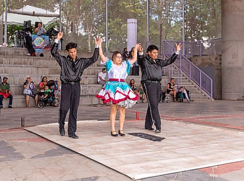 SASHA SEFTER / WINNIPEG FREE PRESS
The Ivan Flett Memorial Dancer group perform during the 2019 Winnipeg Mac and Cheese Festival held at The Forks.
190720 - Saturday, July 20, 2019.
