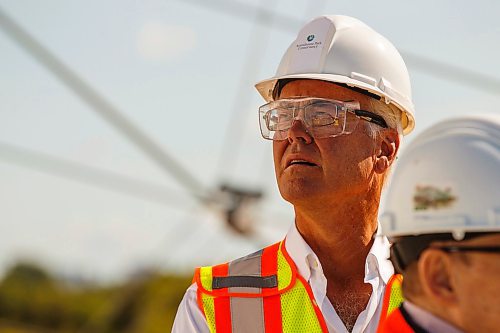 MIKE DEAL / WINNIPEG FREE PRESS
A tour for some VIP's, including Hartley Richardson, Harvey Sector and Dave Johnston as well as members of the media of the continuing construction of Canada's Diversity Gardens at Assiniboine Park Tuesday morning.
Hartley Richardson gazes up at the tower while getting a tour of the canopy walkway.
190820 - Tuesday, August 20, 2019.