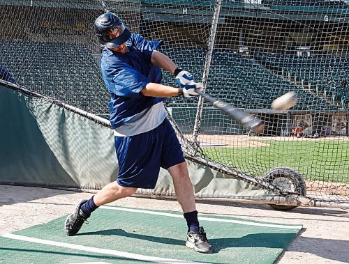 BORIS.MINKEVICH@FREEPRESS.MB.CA BORIS MINKEVICH / WINNIPEG FREE PRESS  090709 Josh Asanovich in batting practice.