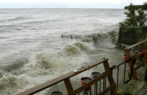 BEACH FRONT IN SANDY HOOK WAS COMPLETELY UNDER WATER DURNING STORM. Gerry Hart/Winnipeg Free Press
