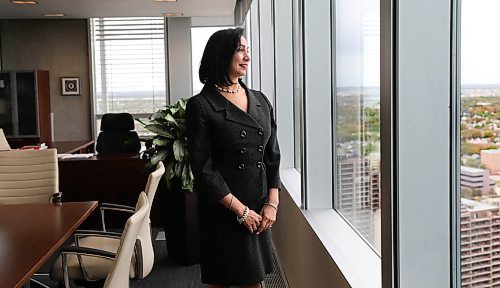 RUTH BONNEVILLE  /  WINNIPEG FREE PRESS 

Local - Mb Hydro CEO Grewal


Portraits and candid interview photos of Jay Grewal, Manitoba Hydro's first female president and CEO, in her office at Mb. Hydro Thursday.

See Larry Kusch profile story. 

Sept 26, 2019 


