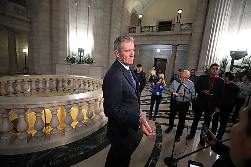 RUTH BONNEVILLE  /  WINNIPEG FREE PRESS 

Local - Leg in session - Throne Speech


Premier of Manitoba, Brian  Pallister, takes questions form the media in the rotunda after speaking in the house during the1st Session of the 42nd Legislature Assembly at the Legislative Building on Monday. 

See Larry Kusch story. 


Sept 30th, 2019 

