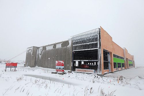 PHIL HOSSACK / WINNIPEG FREE PRESS - A Commercial/Industrial Mall under construction in Centreport. See story.   - October 11, 2019.