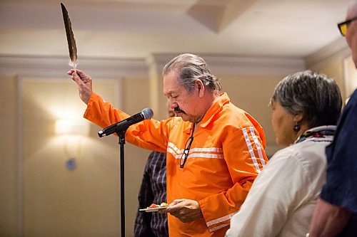 MIKAELA MACKENZIE / WINNIPEG FREE 
Elder Ernie Daniels says an opening prayer at the Maamiikwendan Gathering at the Fairmont in Winnipeg on Wednesday, Oct. 16, 2019. For Maggie Macintosh story.
Winnipeg Free Press 2019.