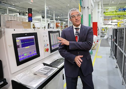 JASON HALSTEAD / WINNIPEG FREE PRESS

Winpak CEO Olivier Muggli leads a tour of the companys Winnipeg plant on Oct. 21, 2019. (See Cash story)
