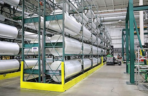 JASON HALSTEAD / WINNIPEG FREE PRESS

Winpak staff members work in the company's Winnipeg plant on Oct. 21, 2019.