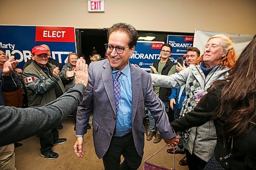 MIKE DEAL / WINNIPEG FREE PRESS
CPC candidate Marty Morantz (Charleswood-St. James-Assiniboia-Headingley) arrives at his campaign office after winning the riding election Monday evening.
191021 - Monday, October 21, 2019.