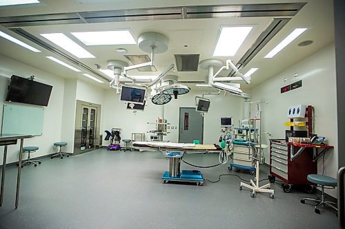 MIKAELA MACKENZIE / WINNIPEG FREE PRESS

An operating room at the new HSC Womens Hospital, which is slated to open December first, in Winnipeg on Thursday, Oct. 31, 2019.  For Jessica Botelho-Urbanski story.
Winnipeg Free Press 2019.