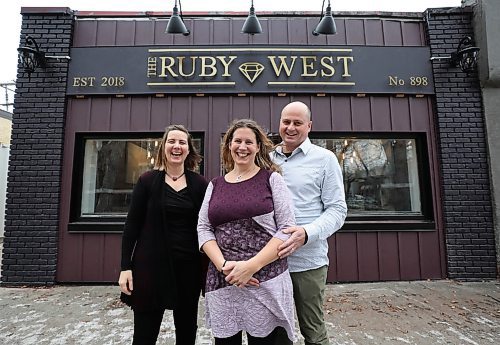 RUTH BONNEVILLE  /  WINNIPEG FREE PRESS 

LOCAL - Ruby West

Ruby West restaurant co-owners: Laura Hilland (centre) with her husband Jamie Hilland (left) and co-owner Erin Keating (her husband Peter Keating is also a co-owner but was not available at time of photo), outside their soon to open Wolseley restaurant.  

Subject: The Ruby West restaurant is opening soon in the former Neighbourhood Café building in Wolseley.
Eva Wasney story


Oct 31st,  2019 
