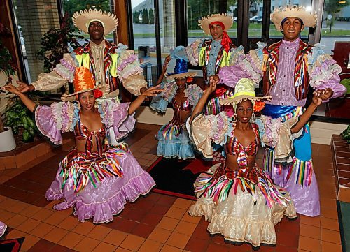 BORIS MINKEVICH / WINNIPEG FREE PRESS  090806 Cuban dancers for Folklorama pose for a photo at their hotel.
