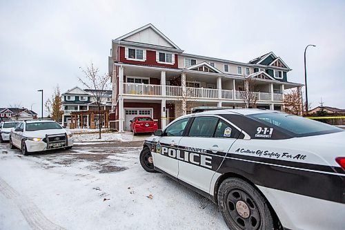 MIKAELA MACKENZIE / WINNIPEG FREE PRESS

A police presence at condos 405-408 on Tim Sale Drive in Winnipeg on Tuesday, Nov. 5, 2019. 
Winnipeg Free Press 2019.