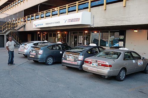 BORIS.MINKEVICH@FREEPRESS.MB.CA BORIS MINKEVICH / WINNIPEG FREE PRESS  090811 The bus depot is closing in downtown Winnipeg and moving to the new airport location.