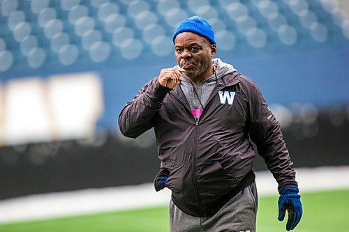 MIKAELA MACKENZIE / WINNIPEG FREE PRESS

Defensive coordinator Richie Hall during Bombers practice at IG Field in Winnipeg on Thursday, Nov. 14, 2019. For Taylor Allen story.
Winnipeg Free Press 2019.