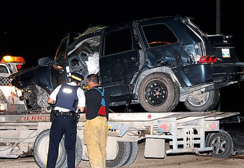 BORIS.MINKEVICH@FREEPRESS.MB.CA BORIS MINKEVICH / WINNIPEG FREE PRESS  090811 2 car MVC on Lorne Hill south of Garvin Rd in an uncontrolled intersection, gravel road.