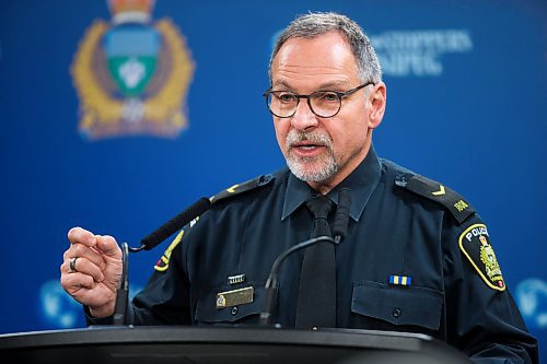 MIKAELA MACKENZIE / WINNIPEG FREE PRESS

Constable Rob Carver speaks to the media about an officer-involved shooting in Winnipeg on Friday, Nov. 22, 2019. For Ryan Thorpe story.
Winnipeg Free Press 2019.