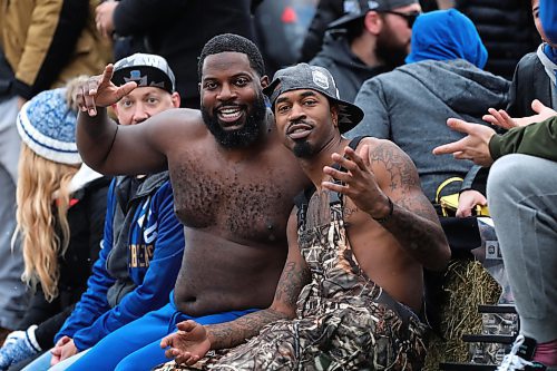 RUTH BONNEVILLE  /  WINNIPEG FREE PRESS 


Grey Cup Street Parade

Blue Bombers L-R  Stanley Bryant and wide receiver Darvin Adams, as they  celebrate along with their teammates on a float during the Grey Cup parade along Portage Ave. Tuesday.


Nov 26th   2019