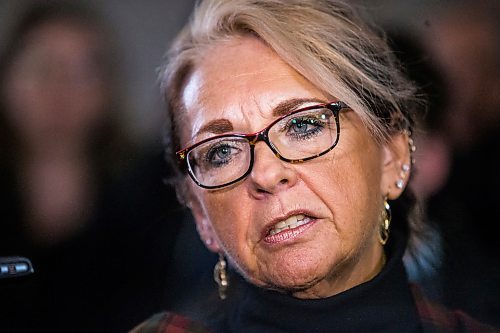 MIKAELA MACKENZIE / WINNIPEG FREE PRESS

MGEU president Michelle Gawronsky, flanked by MLL employees, speaks to the media at the Manitoba Legislative Building in Winnipeg on Thursday, Nov. 28, 2019. For Larry/Jessica story.
Winnipeg Free Press 2019.