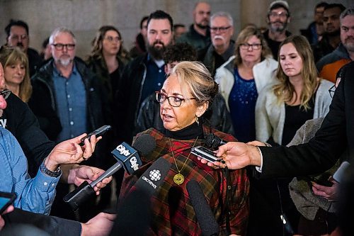 MIKAELA MACKENZIE / WINNIPEG FREE PRESS

MGEU president Michelle Gawronsky, flanked by MLL employees, speaks to the media at the Manitoba Legislative Building in Winnipeg on Thursday, Nov. 28, 2019. For Larry/Jessica story.
Winnipeg Free Press 2019.