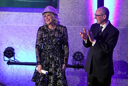 JASON HALSTEAD / WINNIPEG FREE PRESS

WAG board of governors chair Ernest Cholakis presents 2019 Gallery Ball chair Joyce Berry with a sequined hard hat at the Winnipeg Art Gallery (WAG) Gala Ball on Oct. 19, 2019. (See Social Page)