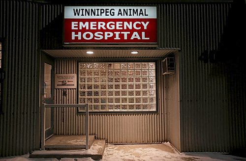 SHANNON VANRAES / WINNIPEG FREE PRESS
The entrance to the Winnipeg Animal Emergency Hospital on December 14, 2019.