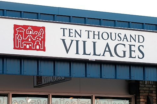 JOHN WOODS / WINNIPEG FREE PRESS
Ten Thousand Villages store at Northdale shopping mall is photographed Tuesday, December 17, 2019. Their store in Altona is closing.

Reporter: ?