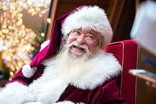 MIKAELA MACKENZIE / WINNIPEG FREE PRESS

Santa Claus speaks with a Free Press reporter at Polo Park Mall in Winnipeg on Wednesday, Dec. 18, 2019. For Erin Lebar story.
Winnipeg Free Press 2019.