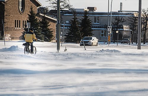 Mike Sudoma / Winnipeg Free Press
A winter cyclist makes their way through the blowing snow along Shaftesbury Boulevard Wednesday afternoon
December 18, 2019