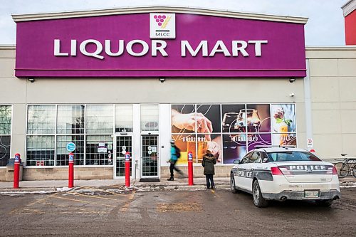 MIKAELA MACKENZIE / WINNIPEG FREE PRESS

Shoppers enter and exit the Portage and Burnell Liquor Mart, which has new security measures, in Winnipeg on Monday, Dec. 23, 2019. For Danielle da Silva story.
Winnipeg Free Press 2019.