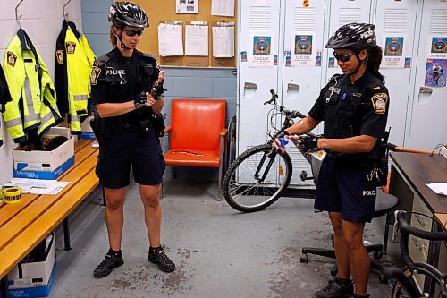 BORIS.MINKEVICH@FREEPRESS.MB.CA BORIS MINKEVICH / WINNIPEG FREE PRESS  090827 Bicycle police unit ride along. SOFT EDIT