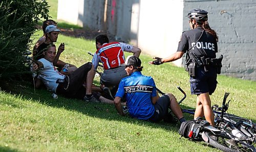 BORIS.MINKEVICH@FREEPRESS.MB.CA BORIS MINKEVICH / WINNIPEG FREE PRESS  090827 Bicycle police unit ride along. SOFT EDIT