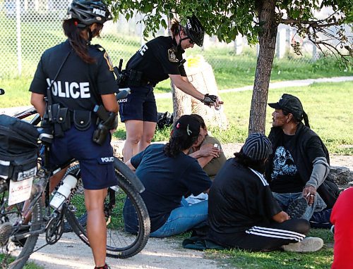 BORIS.MINKEVICH@FREEPRESS.MB.CA BORIS MINKEVICH / WINNIPEG FREE PRESS  090827 Bicycle police unit ride along. SOFT EDIT