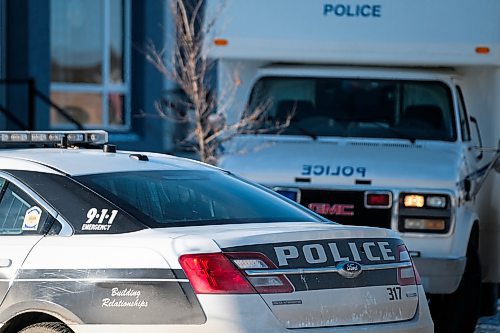 Daniel Crump / Winnipeg Free Press. Winnipeg Police attend what they are calling a serious incident at a house on Highwater Path in the Inkster Gardens neighbourhood. December 28, 2019.