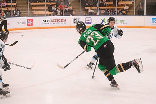 Mike Sudoma / Winnipeg Free Press
Prince Albert Raiders Forward, Eric Pearce, takes a shot on Winnipeg Ice Goalie, Jesse Makai during Sunday nights game at Wayne Fleming Arena.
January 5, 2020