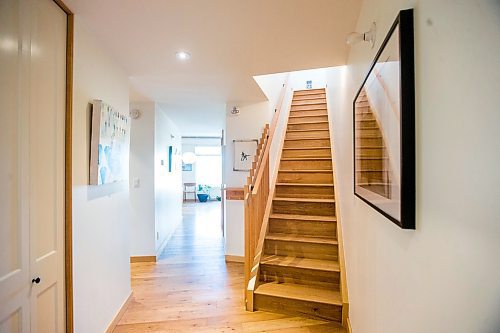 MIKAELA MACKENZIE / WINNIPEG FREE PRESS

The entranceway in a condo at 234 Wellington Crescent in Winnipeg on Monday, Jan. 6, 2020. For Todd story.
Winnipeg Free Press 2019.