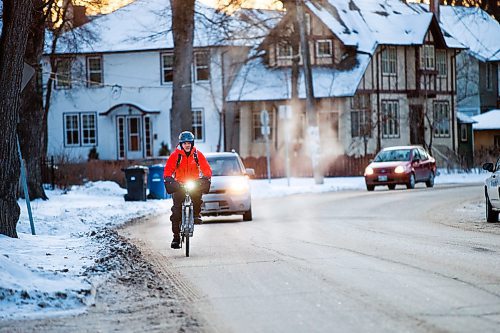 MIKAELA MACKENZIE / WINNIPEG FREE PRESS

Cyclist Len Chackowsky on Wolseley Avenue in Winnipeg on Tuesday, Jan. 7, 2020. For Maggie Macintosh story.
Winnipeg Free Press 2019.