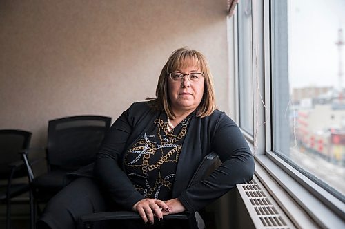 MIKAELA MACKENZIE / WINNIPEG FREE PRESS

Ombudsman Jill Perron poses for a portrait in her office in downtown Winnipeg on Wednesday, Jan. 8, 2020. For Larry Kusch story.
Winnipeg Free Press 2019.