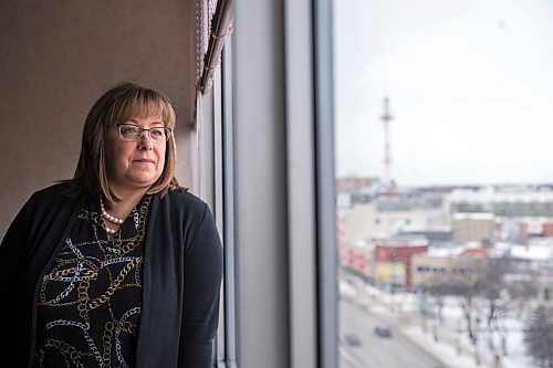 MIKAELA MACKENZIE / WINNIPEG FREE PRESS

Ombudsman Jill Perron poses for a portrait in her office in downtown Winnipeg on Wednesday, Jan. 8, 2020. For Larry Kusch story.
Winnipeg Free Press 2019.