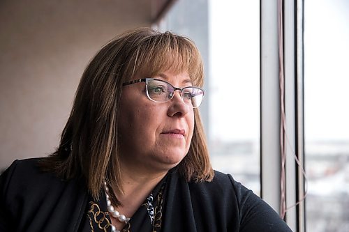 MIKAELA MACKENZIE / WINNIPEG FREE PRESS

Ombudsman Jill Perron poses for a portrait in her office in downtown Winnipeg on Wednesday, Jan. 8, 2020. For Larry Kusch story.
Winnipeg Free Press 2019.