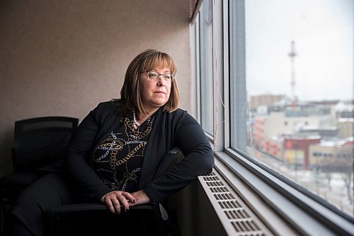 MIKAELA MACKENZIE / WINNIPEG FREE PRESS

Ombudsman Jill Perron poses for a portrait in her office in downtown Winnipeg on Wednesday, Jan. 8, 2020. For Larry Kusch story.
Winnipeg Free Press 2019.