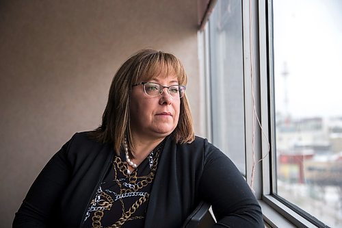 MIKAELA MACKENZIE / WINNIPEG FREE PRESS

Ombudsman Jill Perron poses for a portrait in her office in downtown Winnipeg on Wednesday, Jan. 8, 2020. For Larry Kusch story.
Winnipeg Free Press 2019.