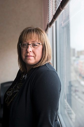 MIKAELA MACKENZIE / WINNIPEG FREE PRESS

Ombudsman Jill Perron poses for a portrait in her office in downtown Winnipeg on Wednesday, Jan. 8, 2020. For Larry Kusch story.
Winnipeg Free Press 2019.