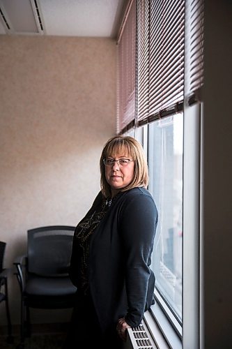 MIKAELA MACKENZIE / WINNIPEG FREE PRESS

Ombudsman Jill Perron poses for a portrait in her office in downtown Winnipeg on Wednesday, Jan. 8, 2020. For Larry Kusch story.
Winnipeg Free Press 2019.