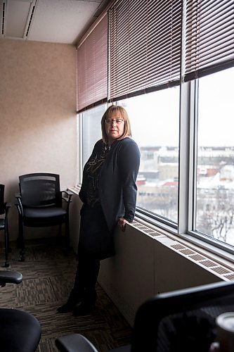 MIKAELA MACKENZIE / WINNIPEG FREE PRESS

Ombudsman Jill Perron poses for a portrait in her office in downtown Winnipeg on Wednesday, Jan. 8, 2020. For Larry Kusch story.
Winnipeg Free Press 2019.